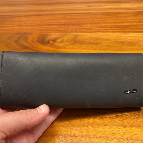 Revo polarized sunglasses with case - Picture 14 of 14